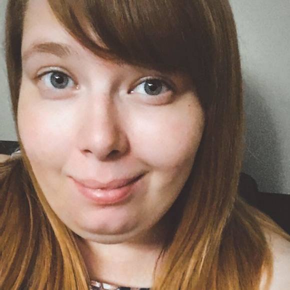 Meet your Posher, Sarah - Picture 1 of 1